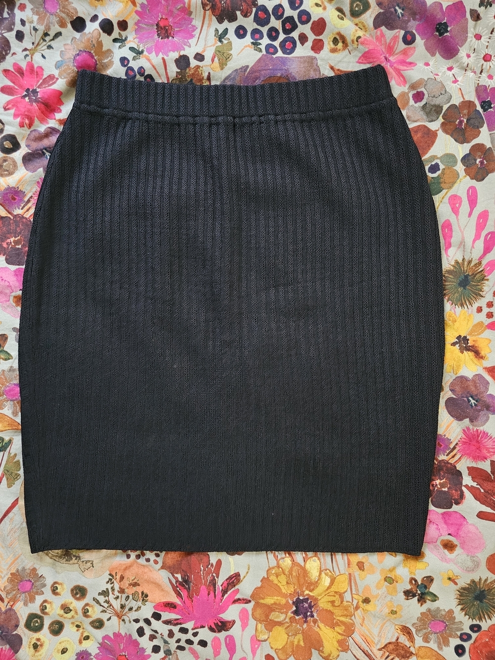 St. John by Marie Gray Black Ribbed Knit Pencil Skirt